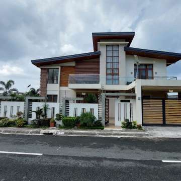 Brand New 3 Storey 6BR Modern Home in Tagaytay