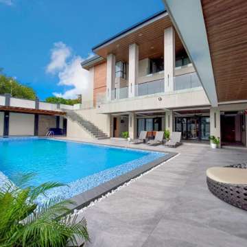 Luxurious Ultra Modern Home with Unobstructed View in Valley Golf Antipolo