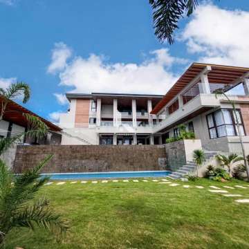 Luxurious Ultra Modern Home with Unobstructed View in Valley Golf Antipolo