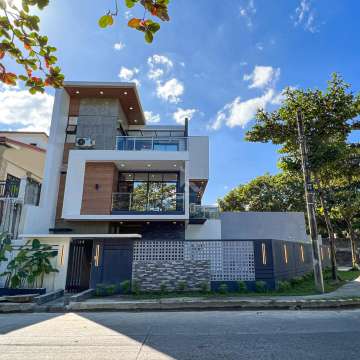 Modern 5BR House Corner Lot For Sale in Greenview Executive Village, Fairview Quezon City