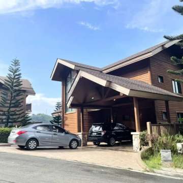 Log Cabin House and Lot in Tagaytay Highlands