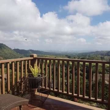 Log Cabin House and Lot in Tagaytay Highlands