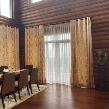 Log Cabin House and Lot in Tagaytay Highlands