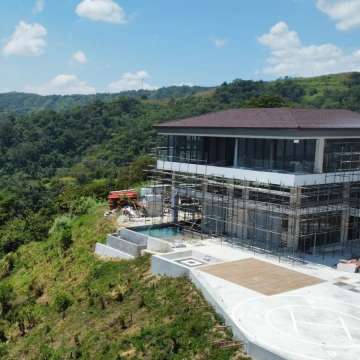 4 Bedroom House and lot for Sale with Helipad in Tagaytay, Cavite