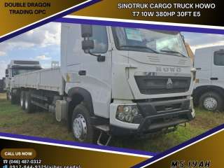 SINOTRUK CARGO TRUCK HOWO T7 10W 380HP 30FT E5