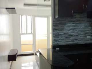 Malate Studio unit w/ balcony for sale near UP Manila and Manila Bay