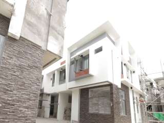 QC 3 BR Townhouse for sale near S&R Congressional and EDSA Munoz