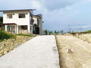 HOUSE MINGLANILLA CEBU, ELEVATED, LOW DENSITY