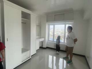 3 BR Unfurnished Condo For Rent in Kingswood Condominium, Makati