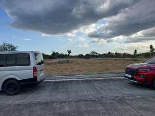 Lot for sale in Woodside Garden Village with terms and discount