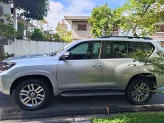 Used 2010 Toyota Land Cruiser Prado for sale in good condition