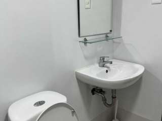 2 BR Unfurnished Condo Unit For Rent in The Rochester, Pasig