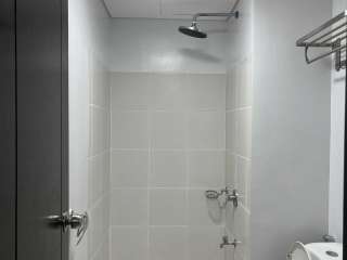 2 BR Unfurnished Condo Unit For Rent in The Rochester, Pasig