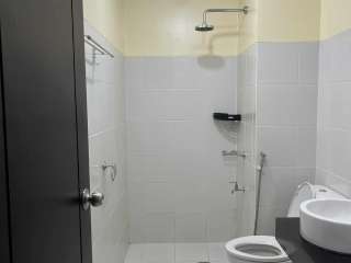 1 BR Unfurnished Condo Unit For Rent in The Rochester, Pasig