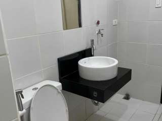 1 BR Unfurnished Condo Unit For Rent in The Rochester, Pasig