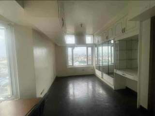 2 BR Unfurnished Condo in Kingswood Condominium, Makati