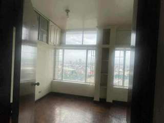 2 BR Unfurnished Condo in Kingswood Condominium, Makati