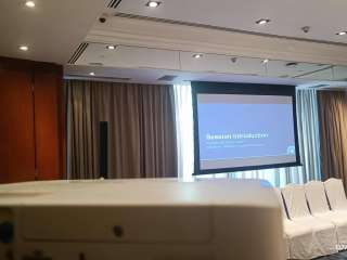 Equipments Rental Projector