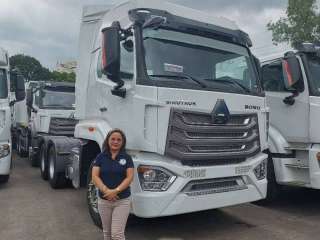 SINOTRUK HOWO NX TRACTOR HEAD- 10W